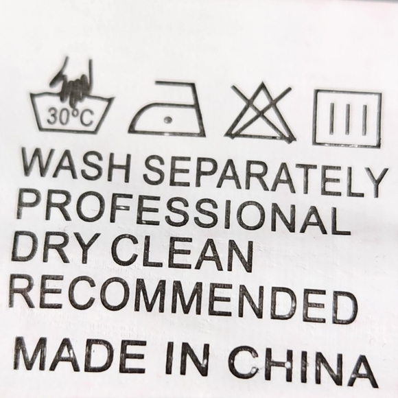 Liofoer NWT Red w/Cream Accent Front Neckline & Cuffs V Neck BOHO Top Size Large - Picture 12 of 12